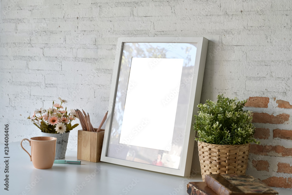 Poster bloggers workspace poster frame mockup with copy space