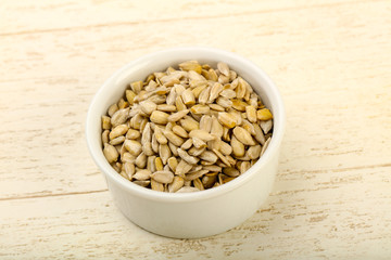 Peeled sunflower seeds