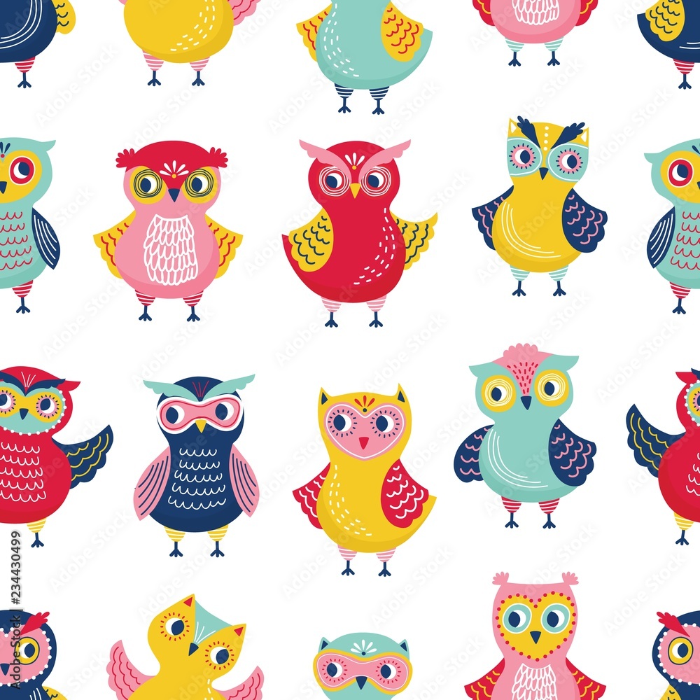 Poster colorful seamless pattern with adorable owls on white background. backdrop with cartoon smart forest