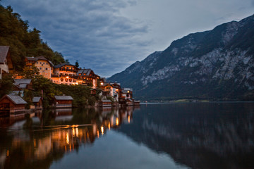 Fototapeta na wymiar אגם באוסטרייה