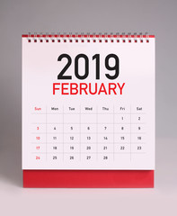 Simple desk calendar 2019 - February