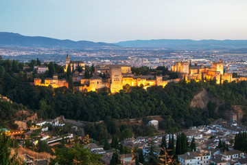 Fototapeta na wymiar Alhambra de Granada desde el Mirador de San Miguel