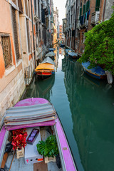 Fototapeta na wymiar Impressionen aus Venedig - Kanäle und Gassen im Winter