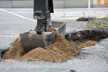 backhoe claw