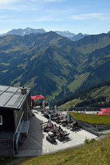 sonnenterrasse und panoramarestaurant auf dem walmendingerhorn  im kleinwalsertal