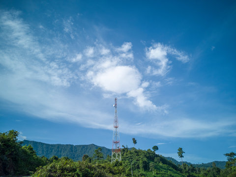 A Common Communication Tower  For Cellular Connectivity