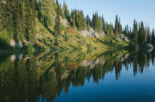 Sheep Lake and alpine forest in autumn, Mount Baker Snoqualmie National Forest, Washington