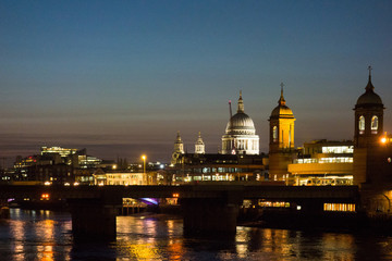 Obraz na płótnie Canvas Londoner Skyline