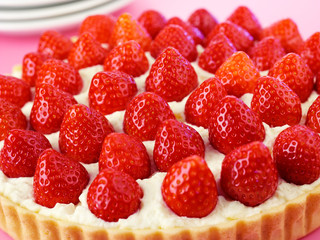 STRAWBERRY CREAM TART