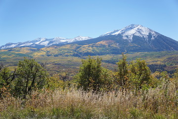 Fototapeta premium view of mountains