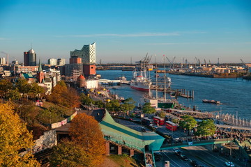 Hamburg Landungsbrücken, Stintfang, Hafen, Elbe, Elbphilharmonie, Elphi