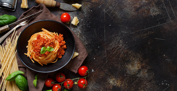 Spaghetti pasta with bolognese sauce