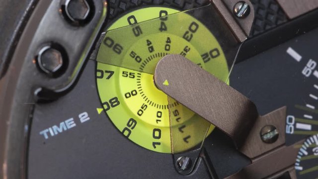 Makro Armbanduhr modern gr&uuml;n Zeitraffer 4k