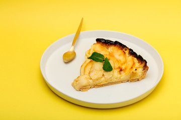 Apple pie with cinnamon and mint