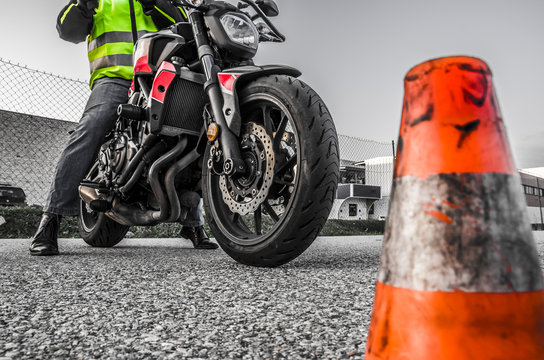 Fototapeta moto école/motard apprenti