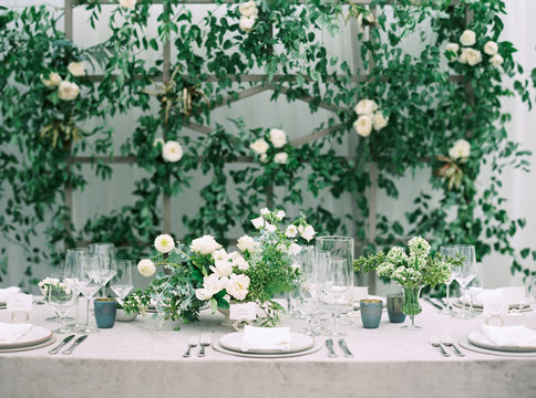 Place settings at a wedding reception