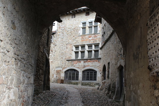 VILLAGE MEDIEVAL DE PEROUGES - AIN