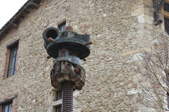 VILLAGE MEDIEVAL DE PEROUGES - AIN