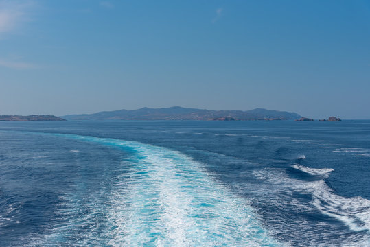 Parikia bay and harbor - Cyclades island - Aegean sea - Paroikia (Parikia) Paros - Greece