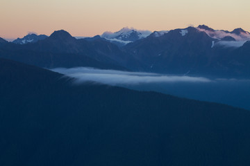 Fototapeta na wymiar cloud in mountains