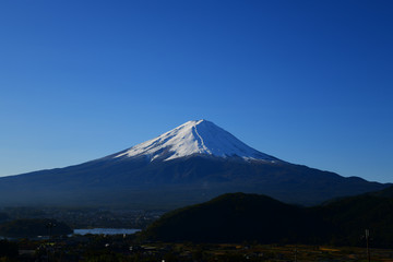 Fototapeta na wymiar Mt. Fuji in the morning of the crown of snow03