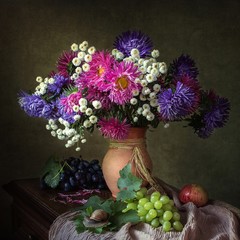 Obraz na płótnie Canvas Still life with bouquet beautiful flowers