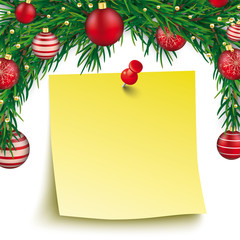 Obraz premium Gelber Klebezettel unter den weihnachtlich geschmückten Tannenzweigen