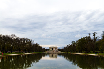 Fototapeta na wymiar Lincoln Memorial Reflecting Pool