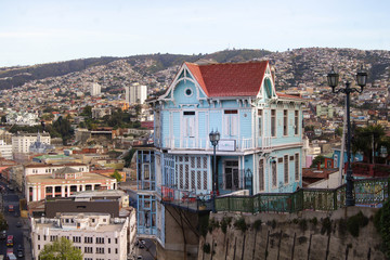 houses in town of valparaiso 