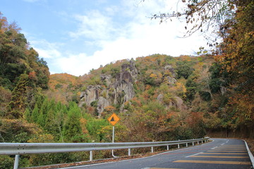 秋の耶馬渓　道路　大分県中津市　日本
