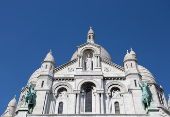 Fototapeta na wymiar Sacre-Coeur Basilique in Montmartre Paris, France