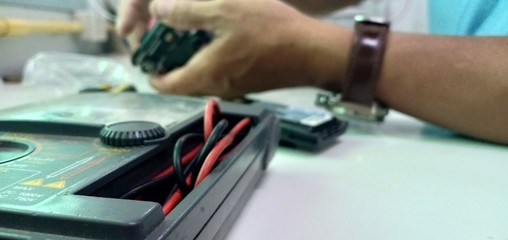 Working check and repair about electronic and redio.