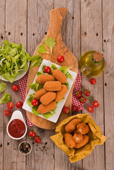 Supplì, italian fried rice balls. 