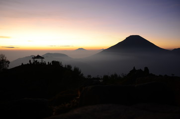 Sonnenaufgang am Dieng Plateau, Java - Indonesien