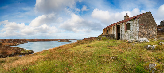 Croft at Lockskipport in Uist © Helen Hotson