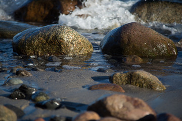 Fototapeta na wymiar Steine im Wasser