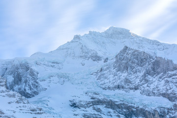 Obraz premium Blick auf die verschneiten Berge - Berner Oberlands, Schweiz