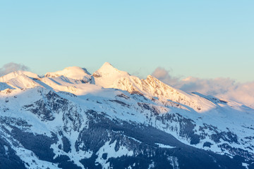 Blick auf die verschneiten Berge - Berner Oberlands, Schweiz