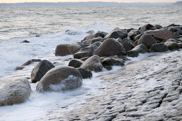 Brandung an der Küste