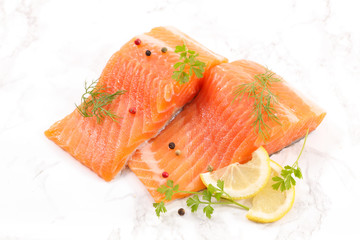 salmon with lemon and dill