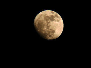 Luna gibbosa crescente 89%