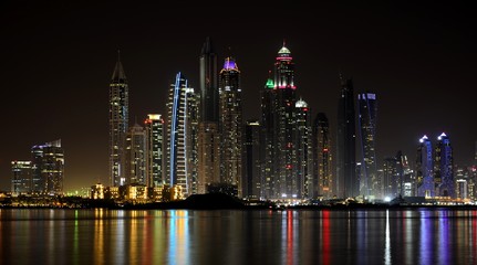 Fototapeta na wymiar Dubai Skyline at Night