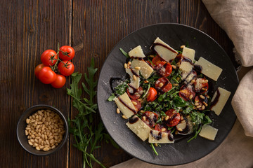 Rocket salad with pine nuts