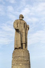 Fototapeta na wymiar Statue of russian hero Ivan Susanin