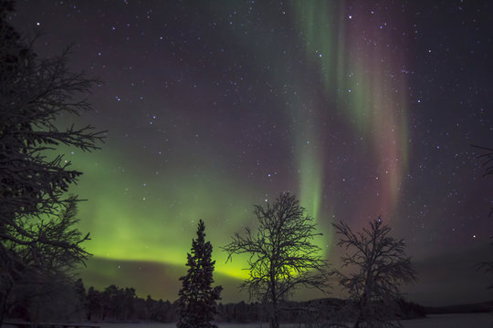 Polarlicht am Inarisee in Lappland