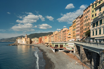 Obraz premium Mediterranean buildings on the beach in Camogli
