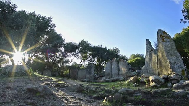 Tomba dei Giganti de su mont&rsquo;e s&rsquo;Abe (o s&rsquo;Ape), antico sepolcro collettivo, Olbia - Sardegna