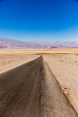 Fototapeta na wymiar Road through Death Valley USA