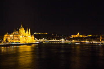 Vista noturna da cidade de Budapeste na Hungria