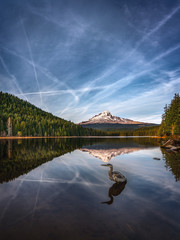 Trillium lake with reflection of mt hood 